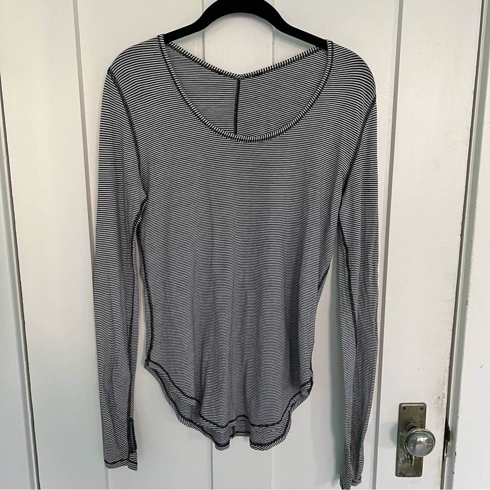 Lululemon athletica long sleeve t-shirt